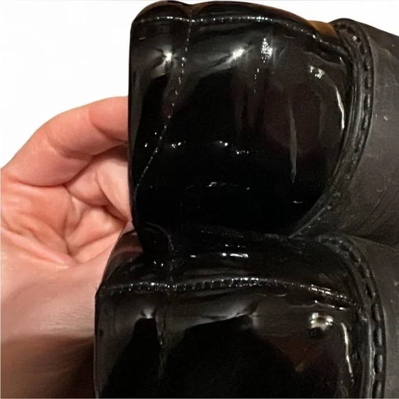 Classic Black Patent Leather Loafers - Picture 7 of 7